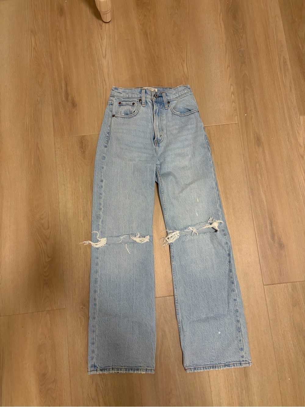 Abercombie & Fitch, The 90s relaxed jean high rise, size 23, like new
